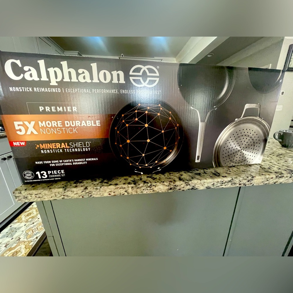 New Calphalon 13 piece Pots and Pans Set